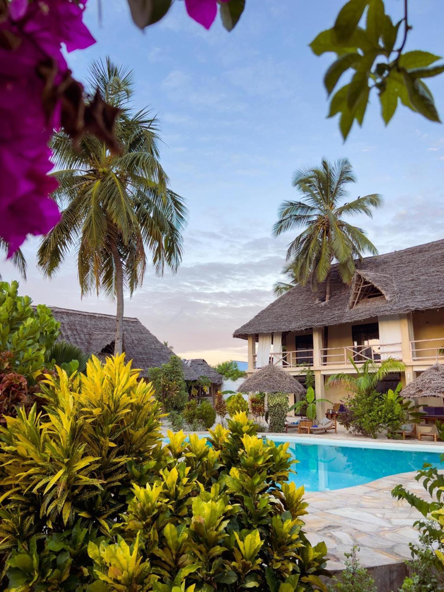 The Garden Hotel ปาเยอ ภายนอก รูปภาพ